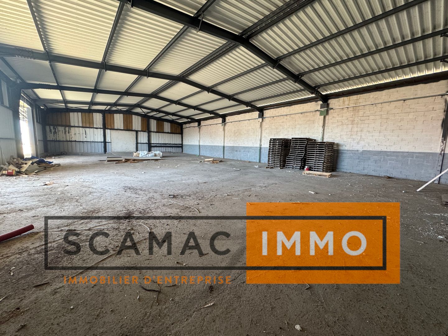 entrepôt de 230m², Vitrolles (Bouches-du-Rhône)