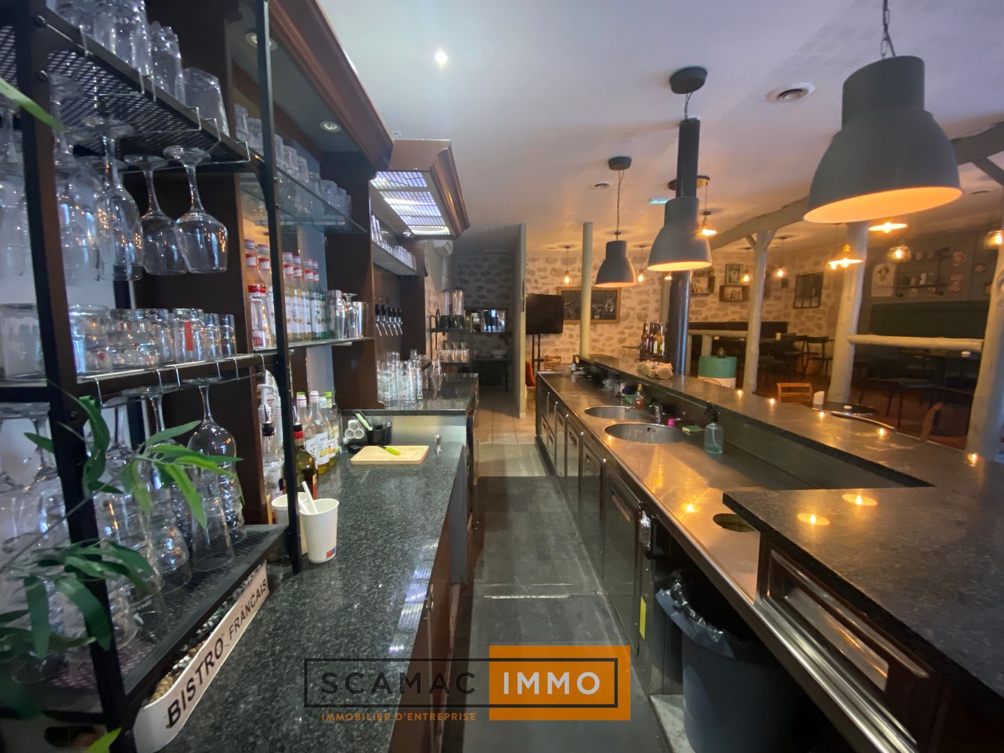 local commercial de 120m², Marignane (Bouches-du-Rhône)
