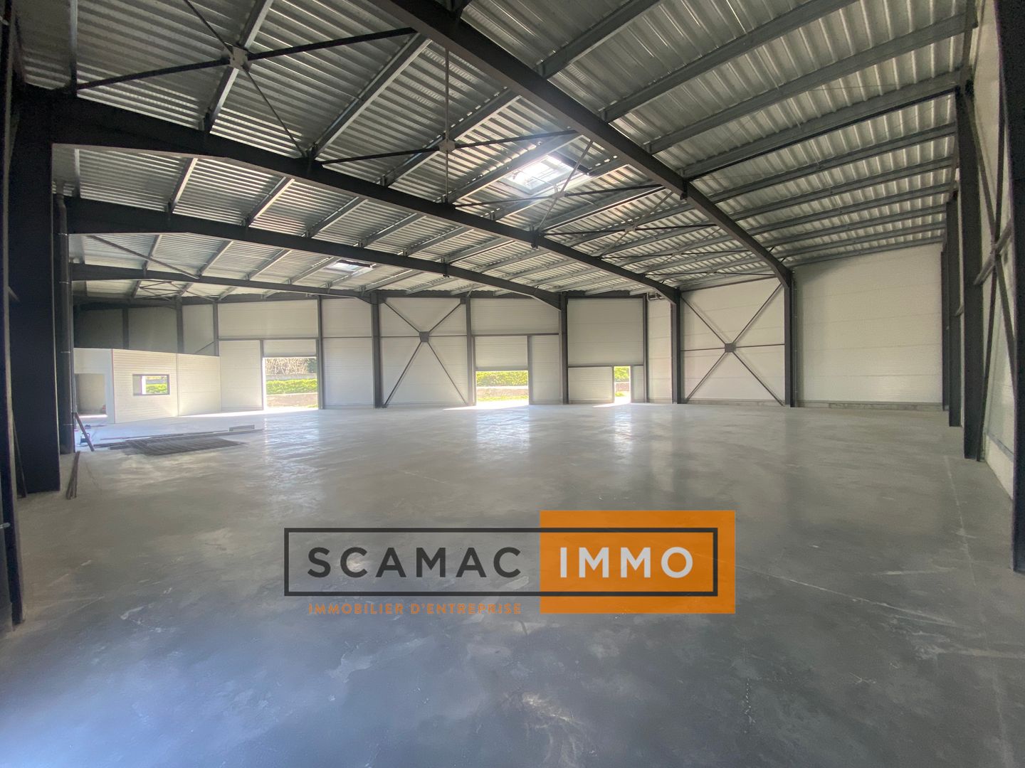 local commercial de 550m², Les-Pennes-Mirabeau (Bouches-du-Rhône)