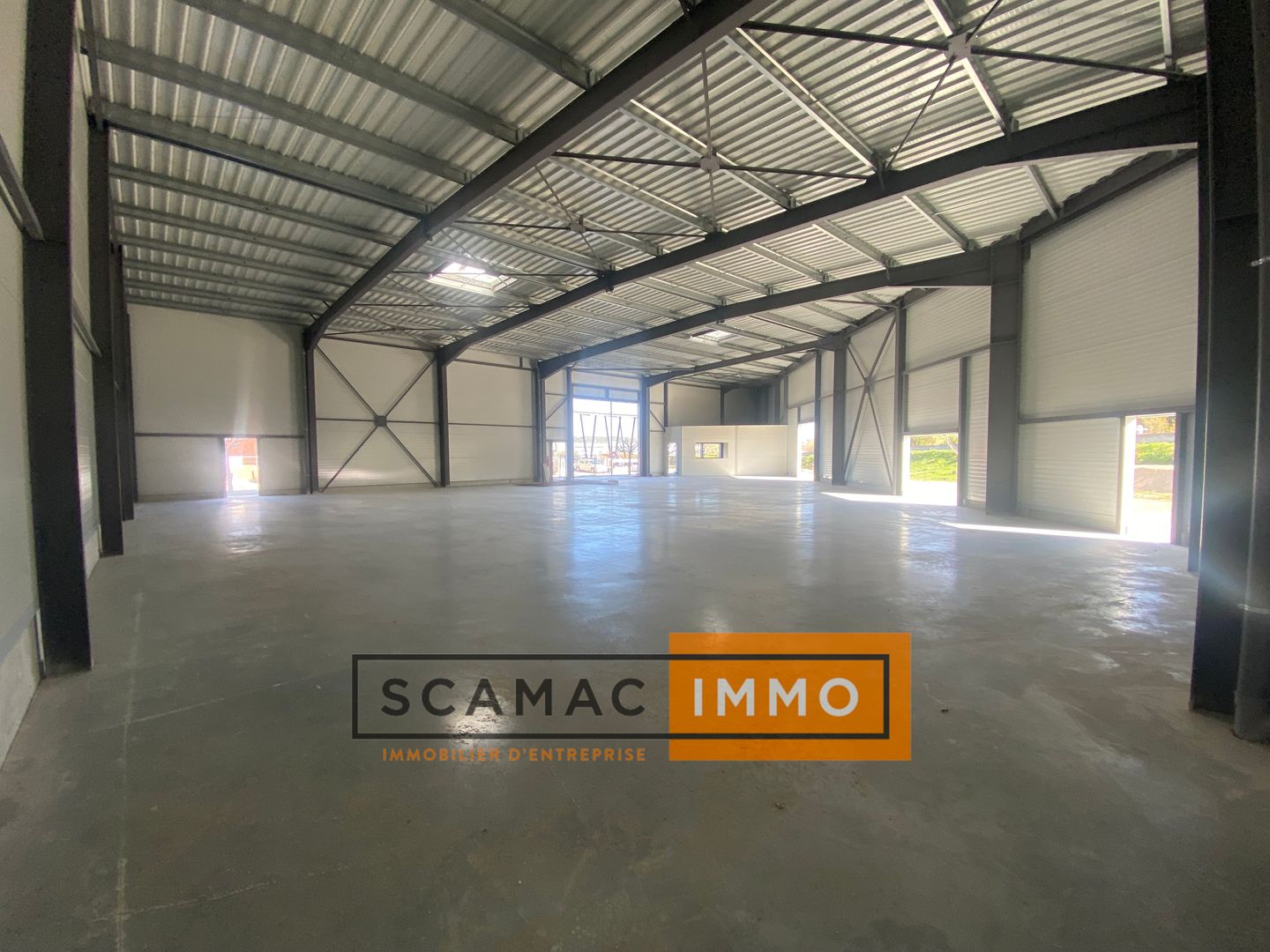 local commercial de 550m², Les-Pennes-Mirabeau (Bouches-du-Rhône)