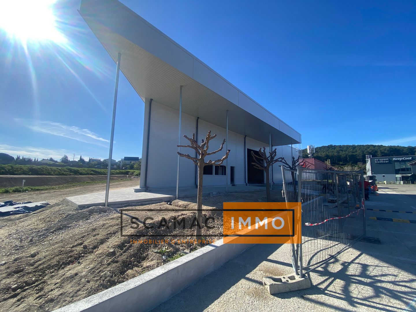 local commercial de 550m², Les-Pennes-Mirabeau (Bouches-du-Rhône)