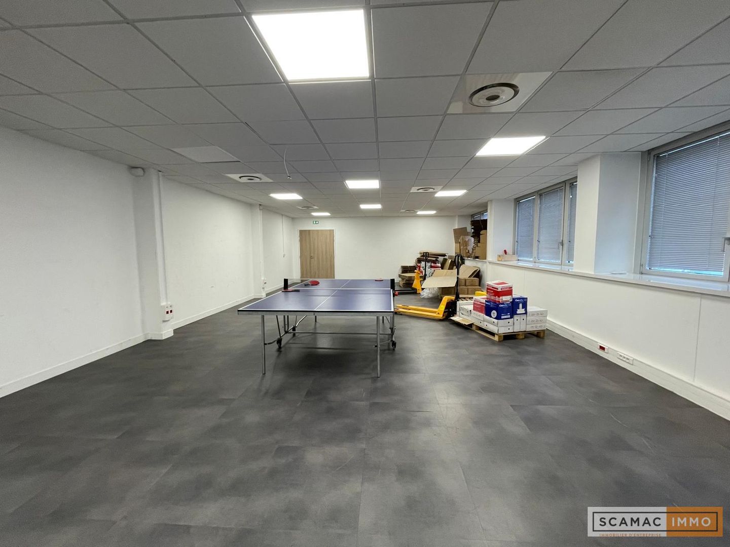 local d'activités de 283m², Vélizy-Villacoublay (Yvelines)