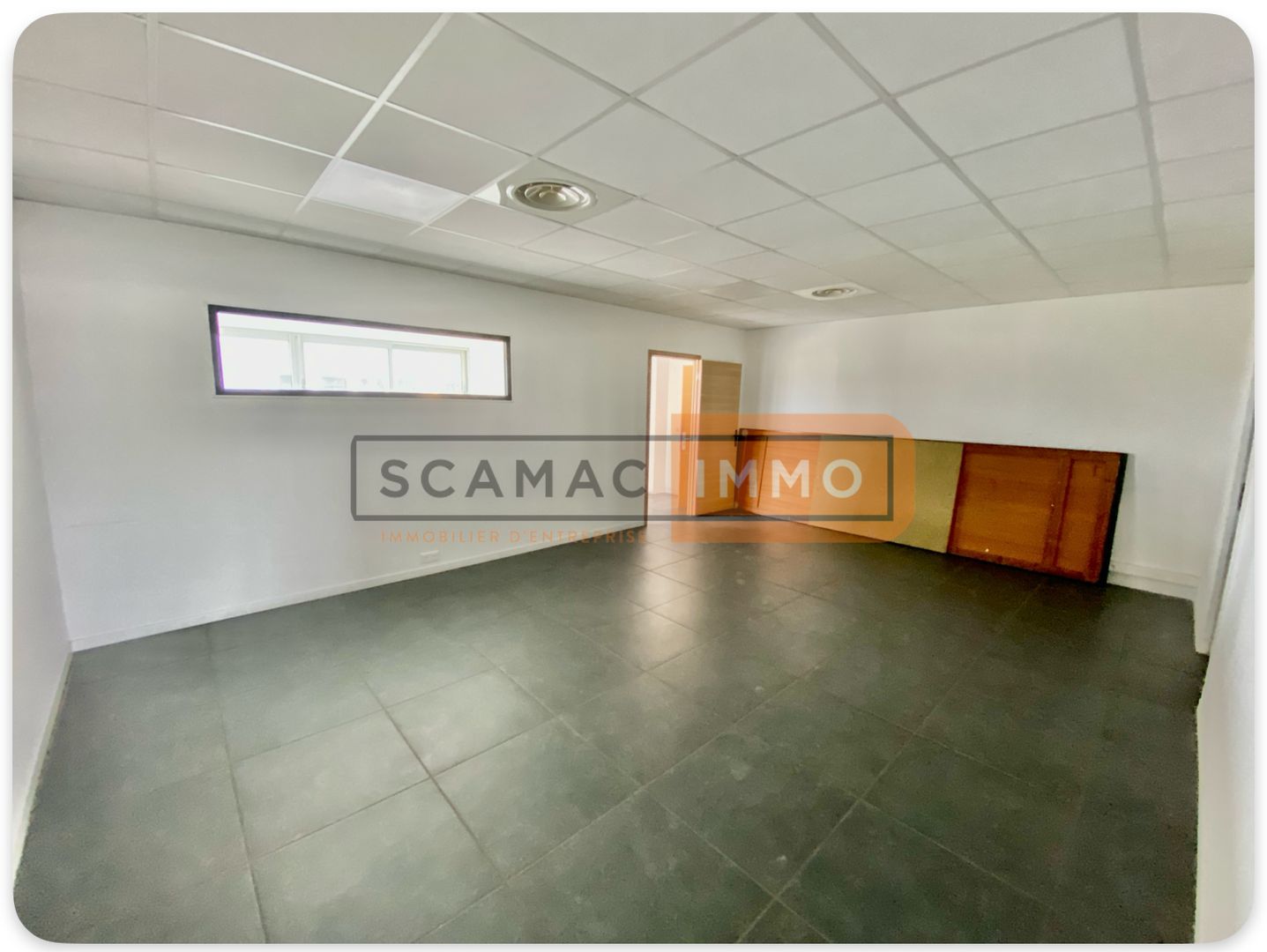 bureau de 173m², Fréjus (Var)