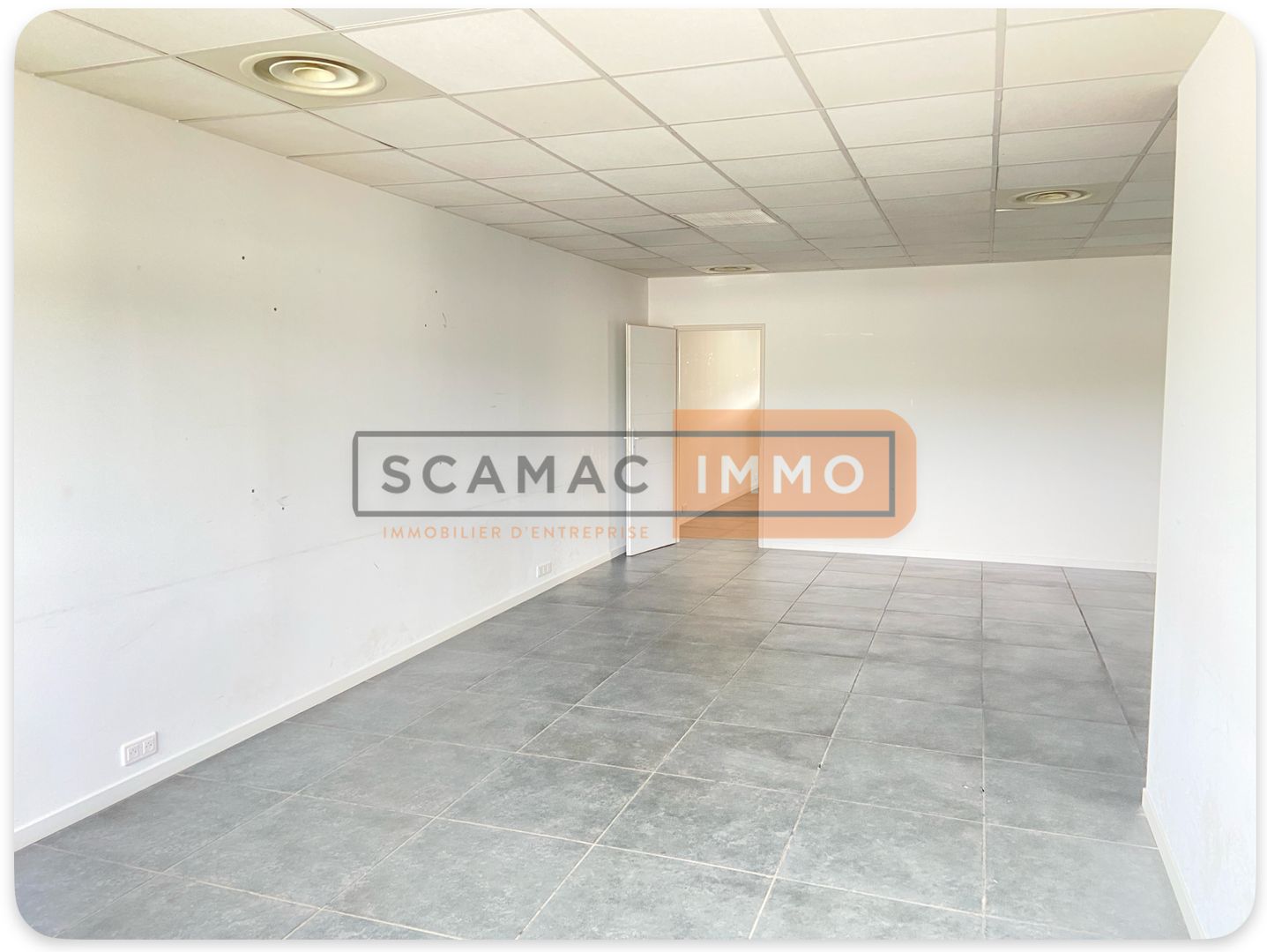 bureau de 70m², Fréjus (Var)