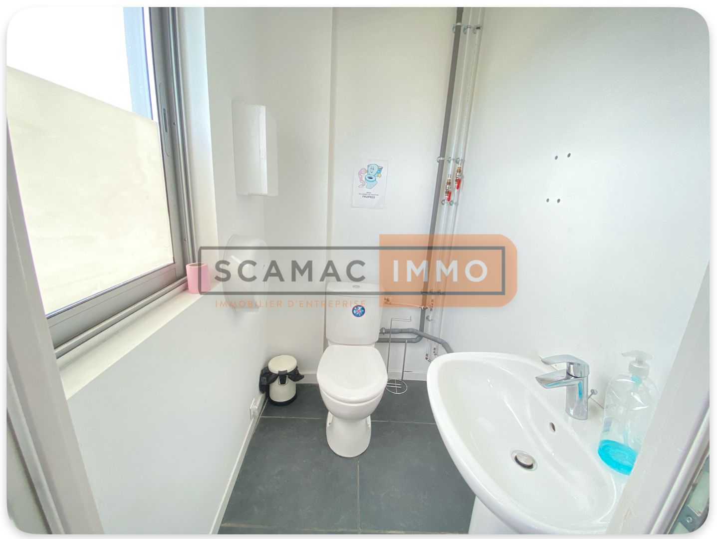 bureau de 70m², Fréjus (Var)