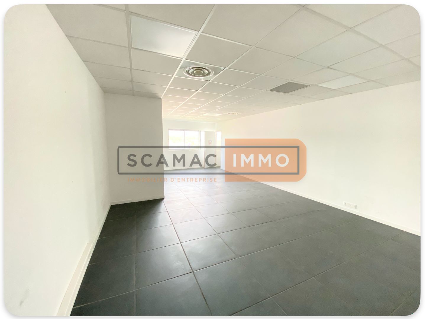 bureau de 110m², Fréjus (Var)