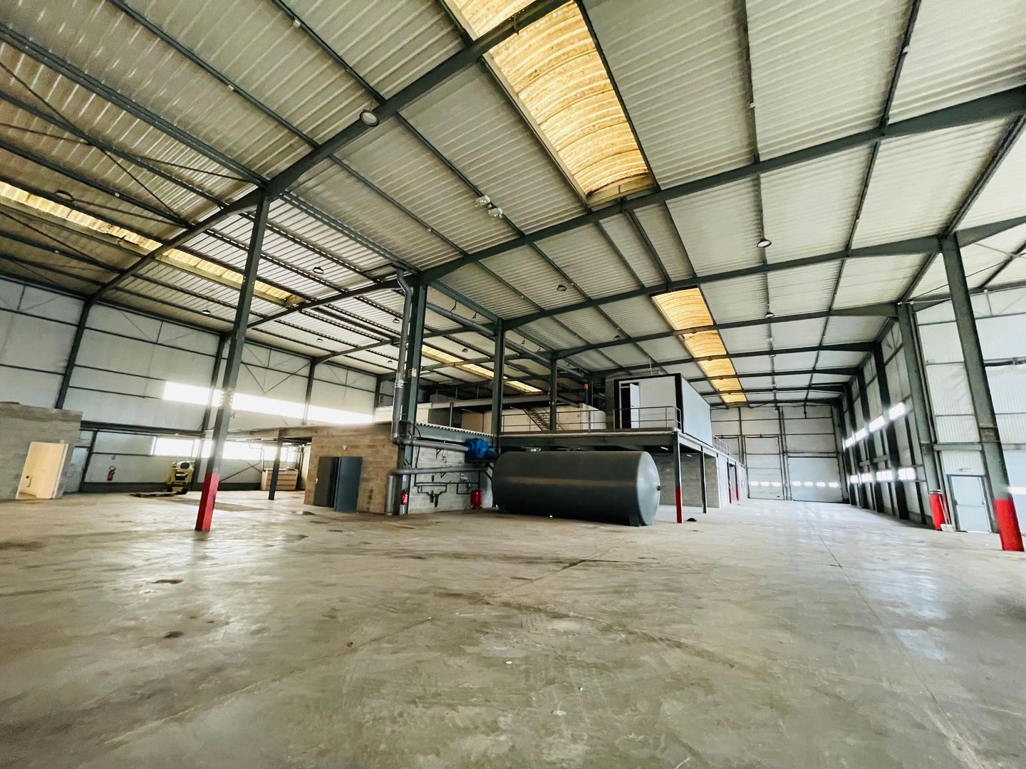 entrepôt de 3 939m², Créteil (Val-de-Marne)