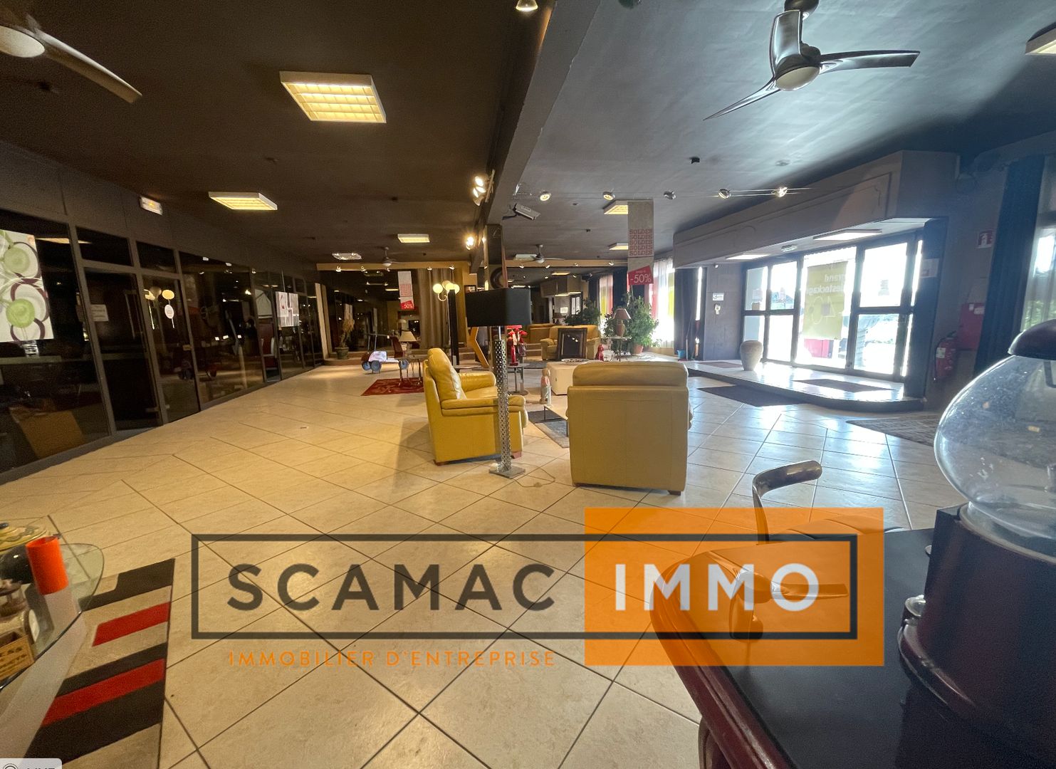 local commercial de 430m², Port-de-Bouc (Bouches-du-Rhône)