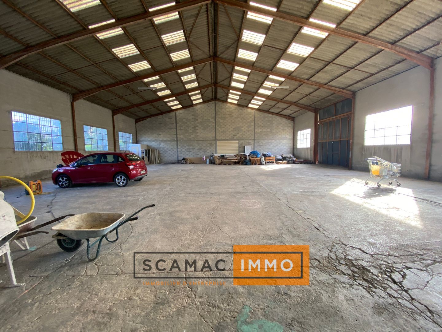 entrepôt de 500m², Gardanne (Bouches-du-Rhône)