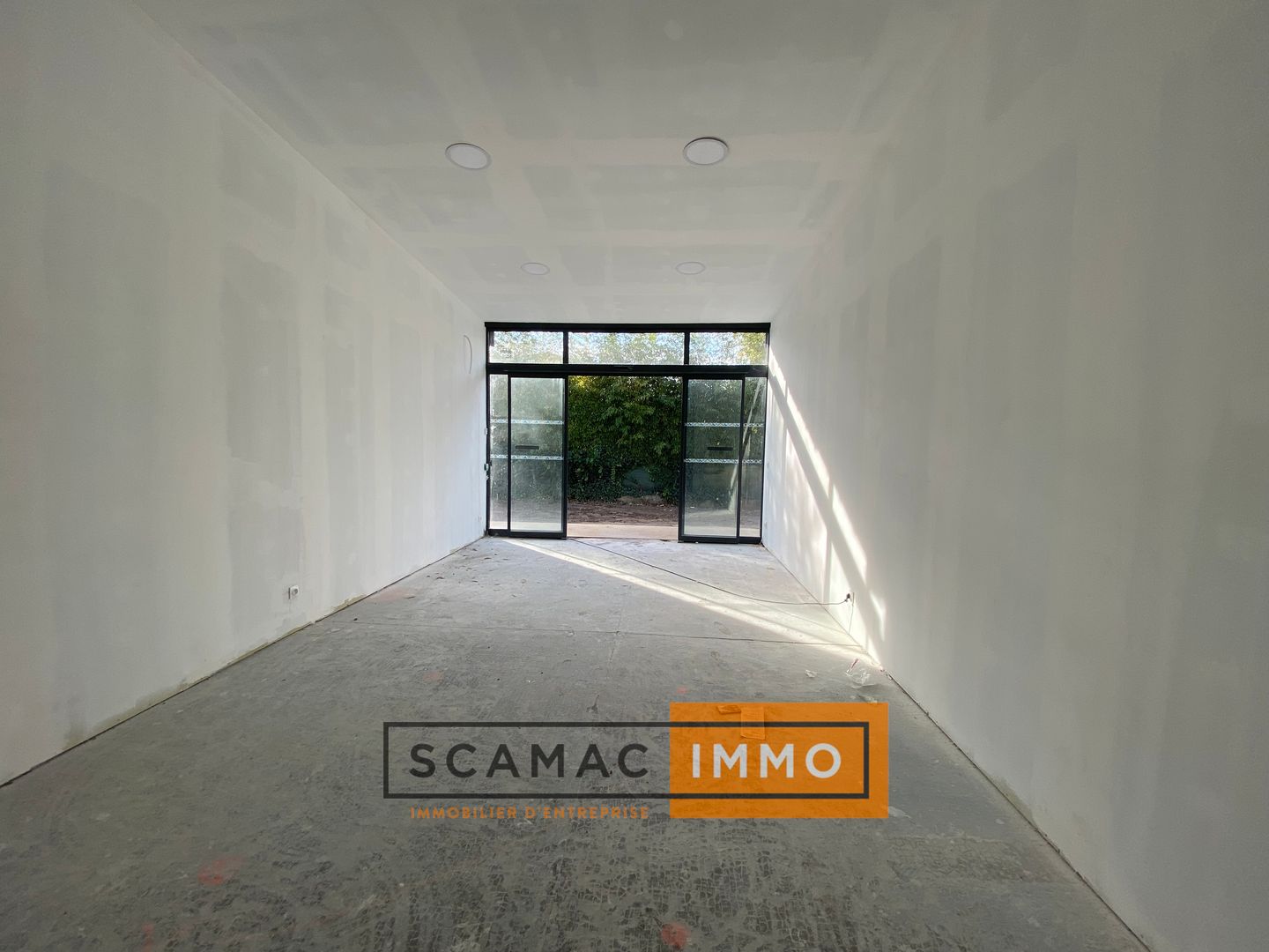 local commercial de 65m², Gardanne (Bouches-du-Rhône)