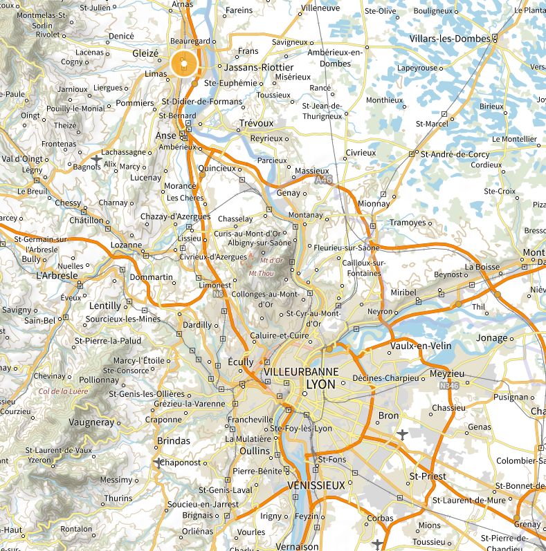 local d'activités de 1&nbsp;682m², Villefranche-sur-Saône (Rhône)