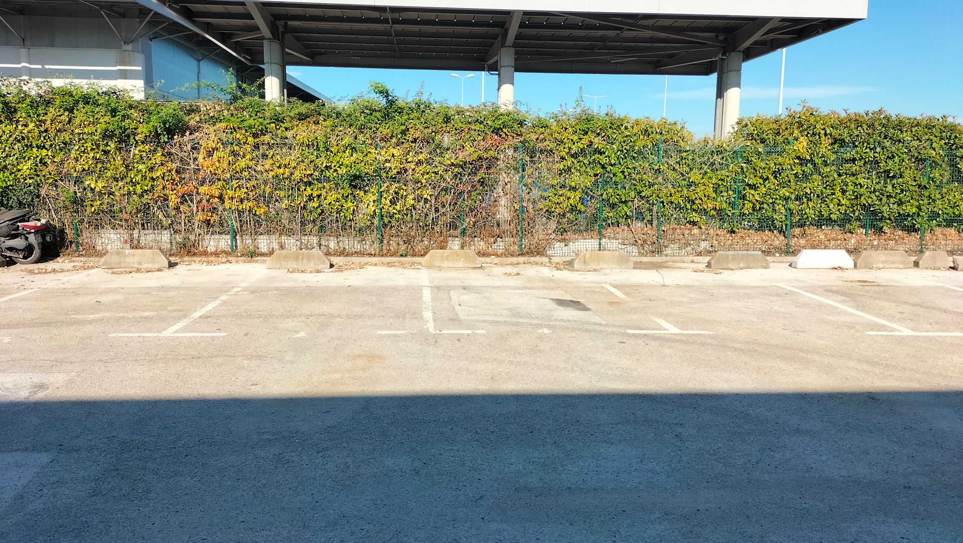 entrepôt de 192m², La Seyne-sur-Mer (Var)