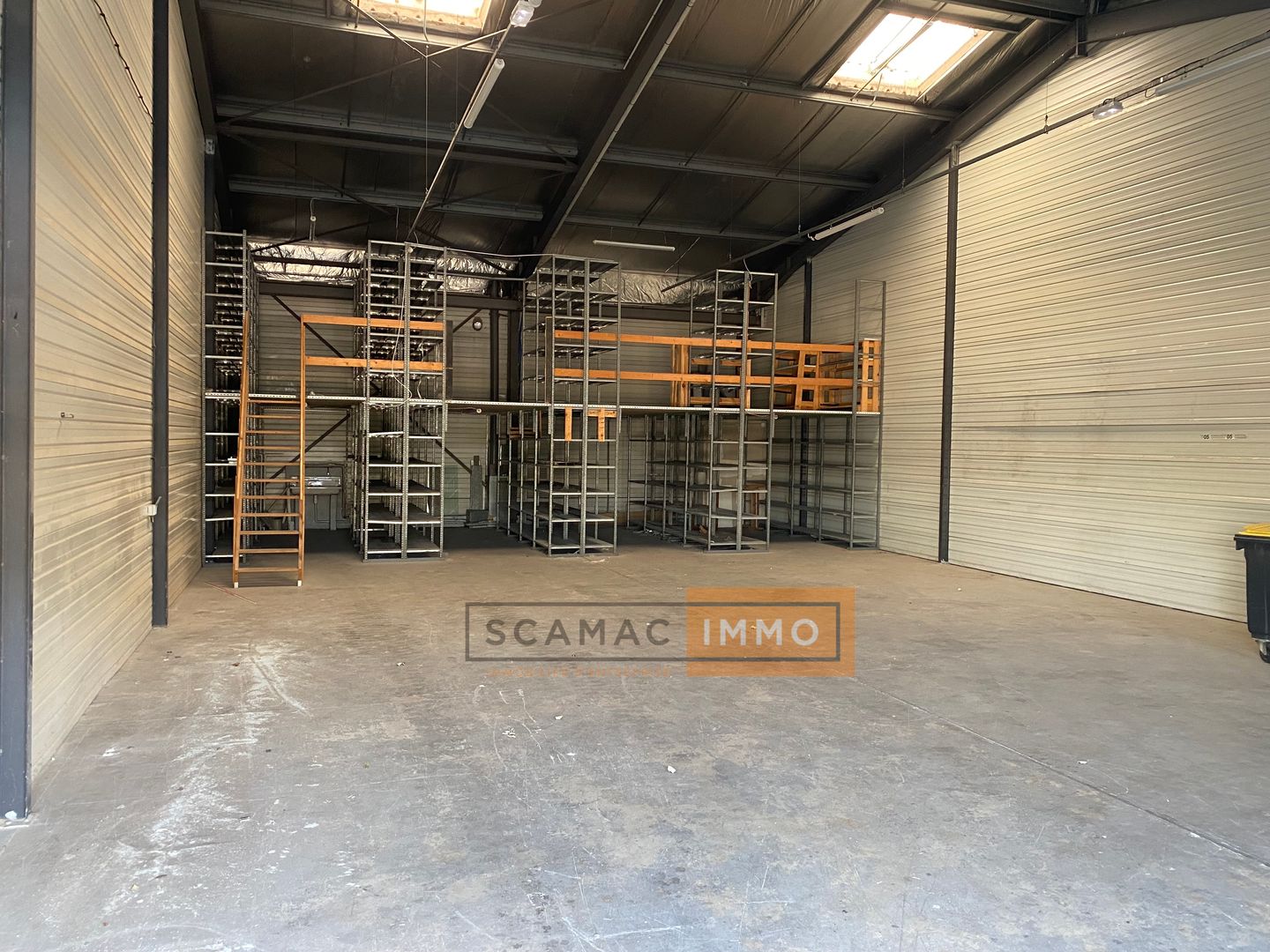 entrepôt de 192m², La Seyne-sur-Mer (Var)