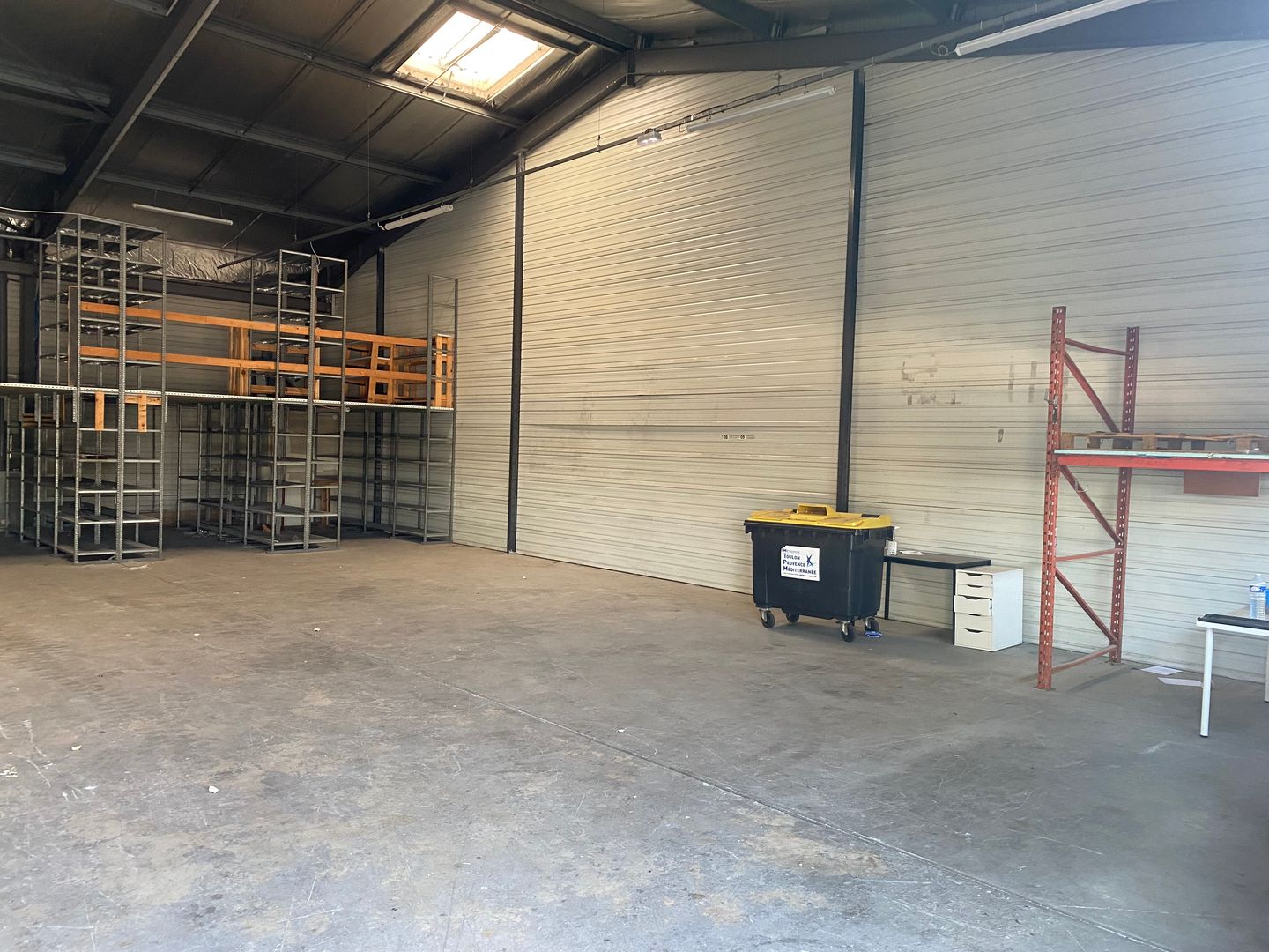 entrepôt de 192m², La Seyne-sur-Mer (Var)