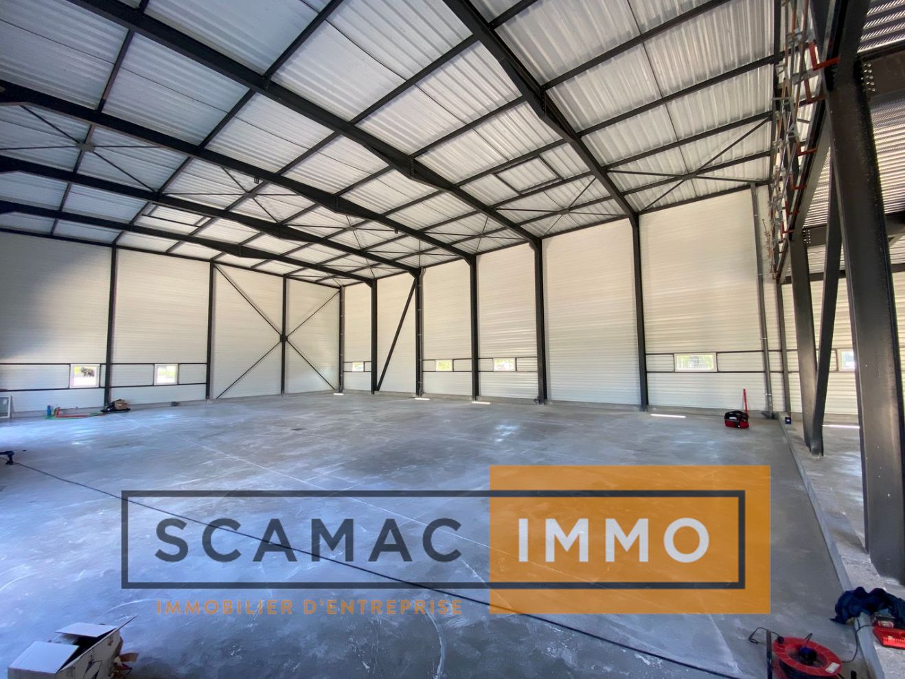 entrepôt de 200m², Vedène (Vaucluse)