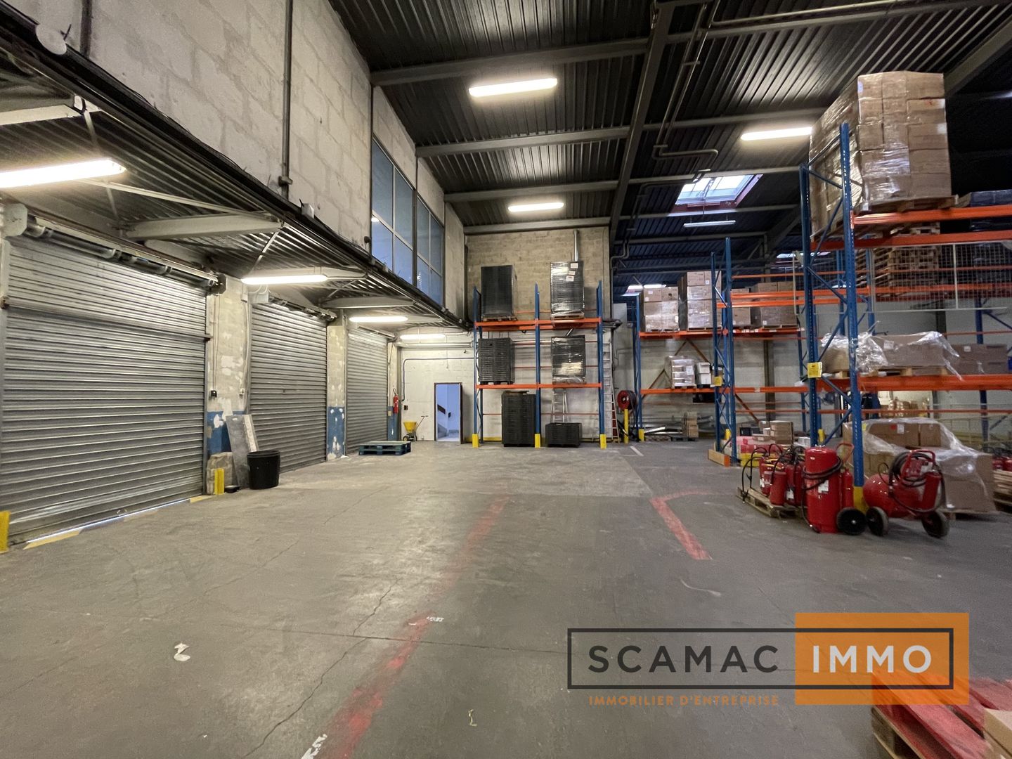 local d'activités de 2 227m², Orly (Val-de-Marne)