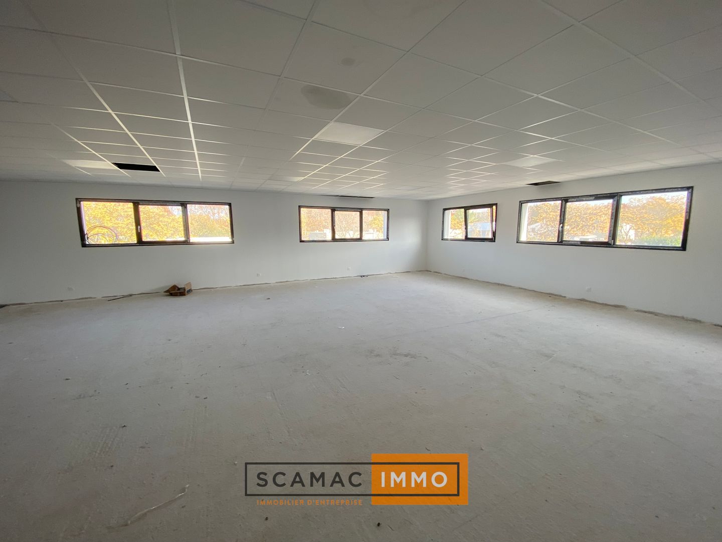 local d'activités de 247m², Les-Pennes-Mirabeau (Bouches-du-Rhône)