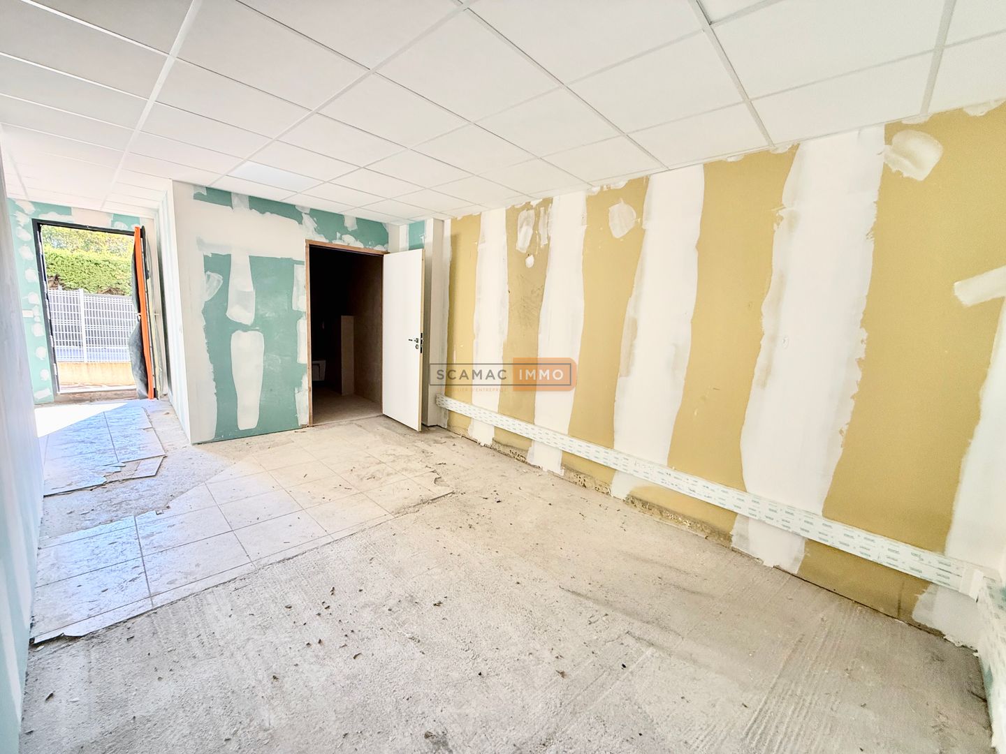 local d'activités de 70m², Saint-Raphaël (Var)