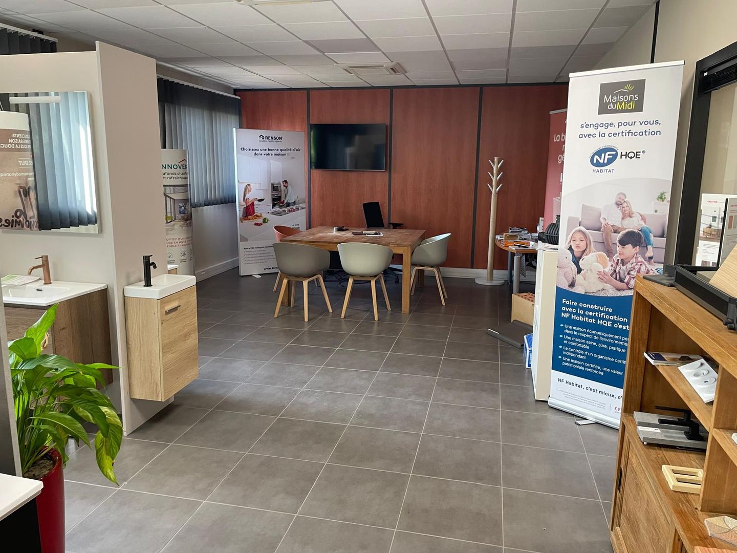 bureau de 525m², Solliès-Pont (Var)