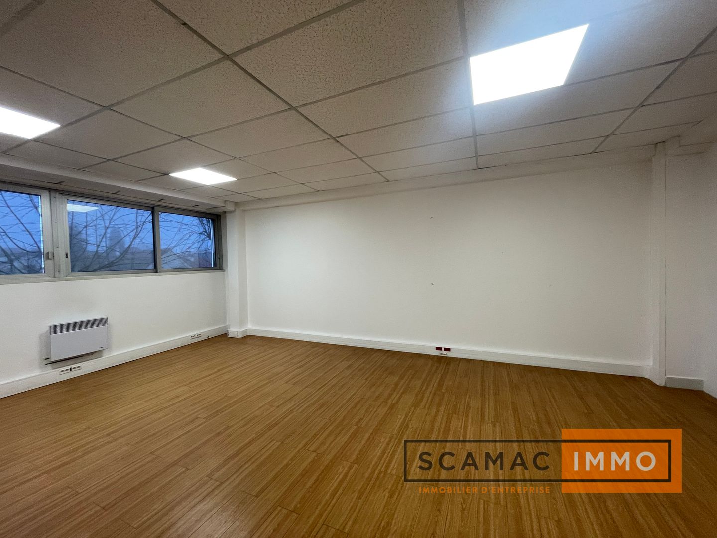 bureau de 400m², Igny (Essonne)