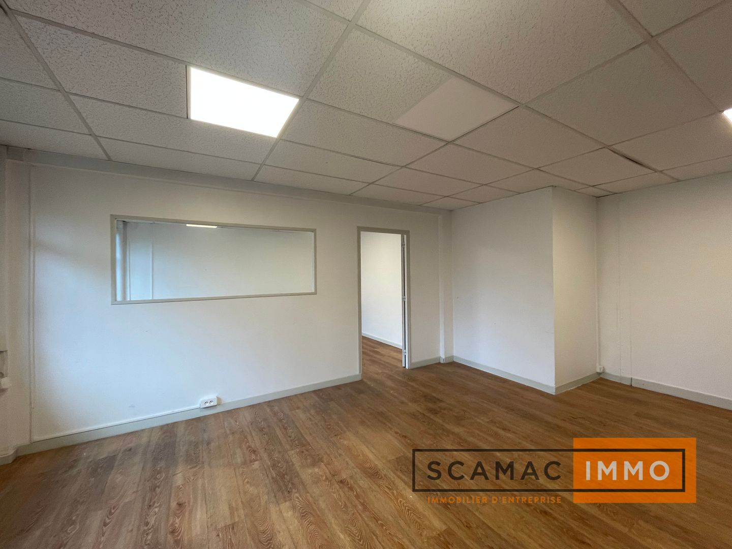 bureau de 400m², Igny (Essonne)