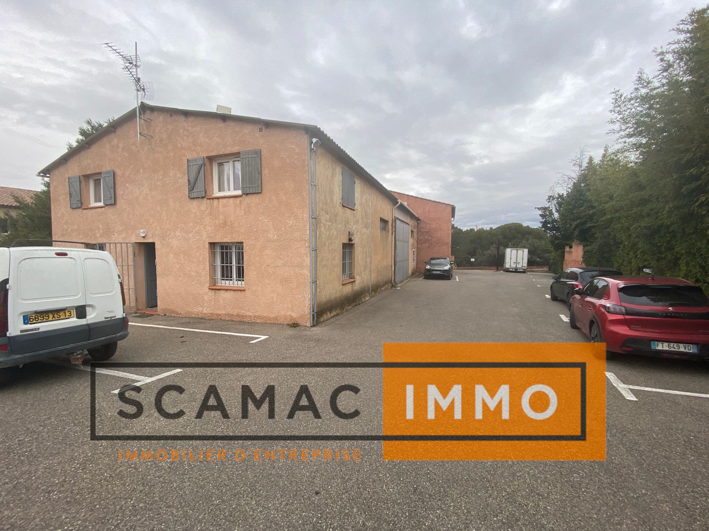 entrepôt de 200m², Lambesc (Bouches-du-Rhône)