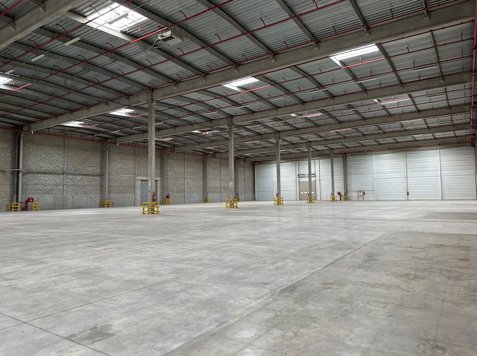 entrepôt de 9 210m², Roissy-en-Brie (Seine-et-Marne)