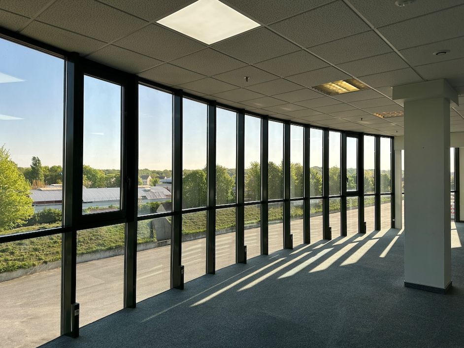 entrepôt de 9 210m², Roissy-en-Brie (Seine-et-Marne)