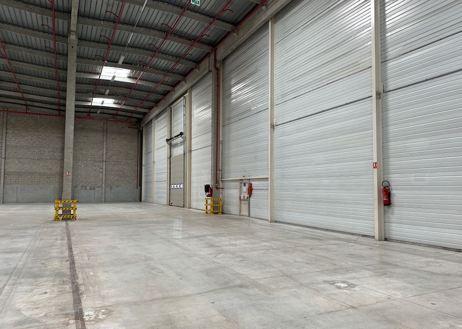 entrepôt de 9 210m², Roissy-en-Brie (Seine-et-Marne)