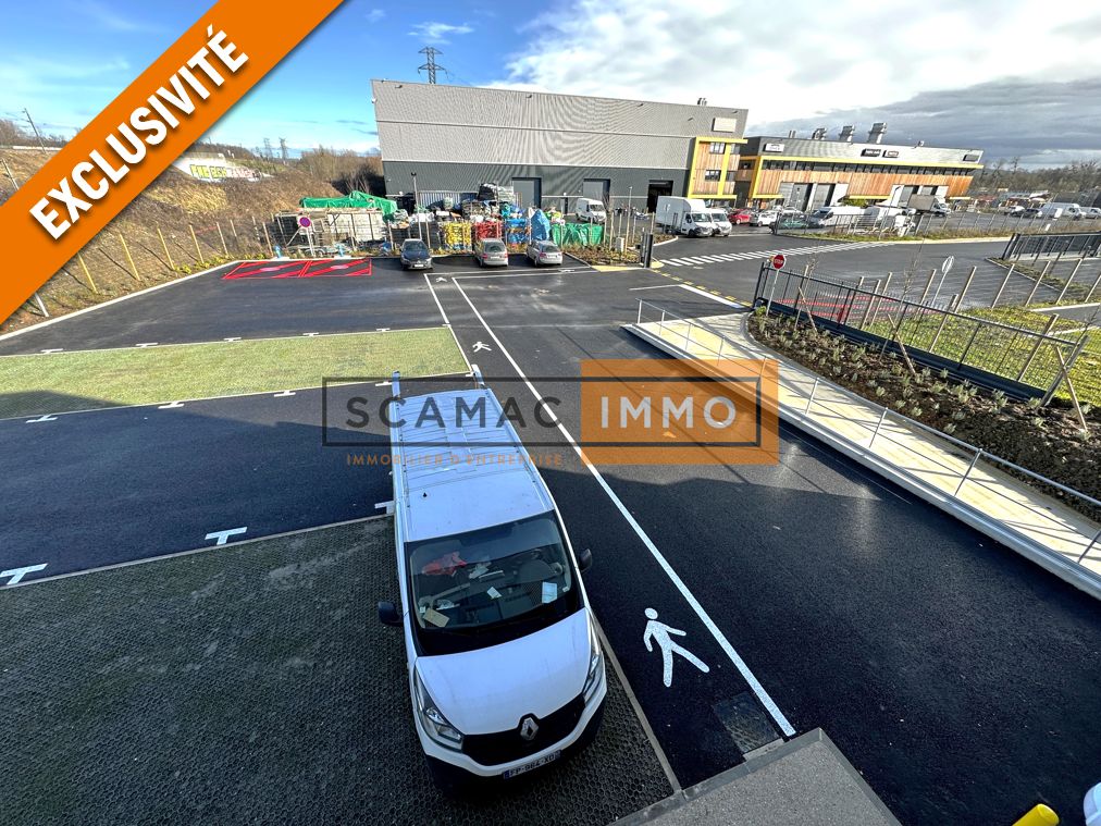 local d'activités de 1&nbsp;675m², Vaires-sur-Marne (Seine-et-Marne)