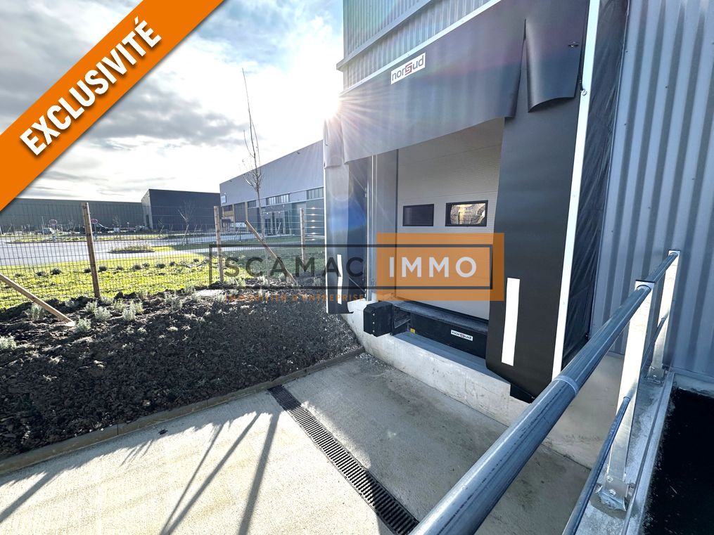 local d'activités de 1&nbsp;675m², Vaires-sur-Marne (Seine-et-Marne)