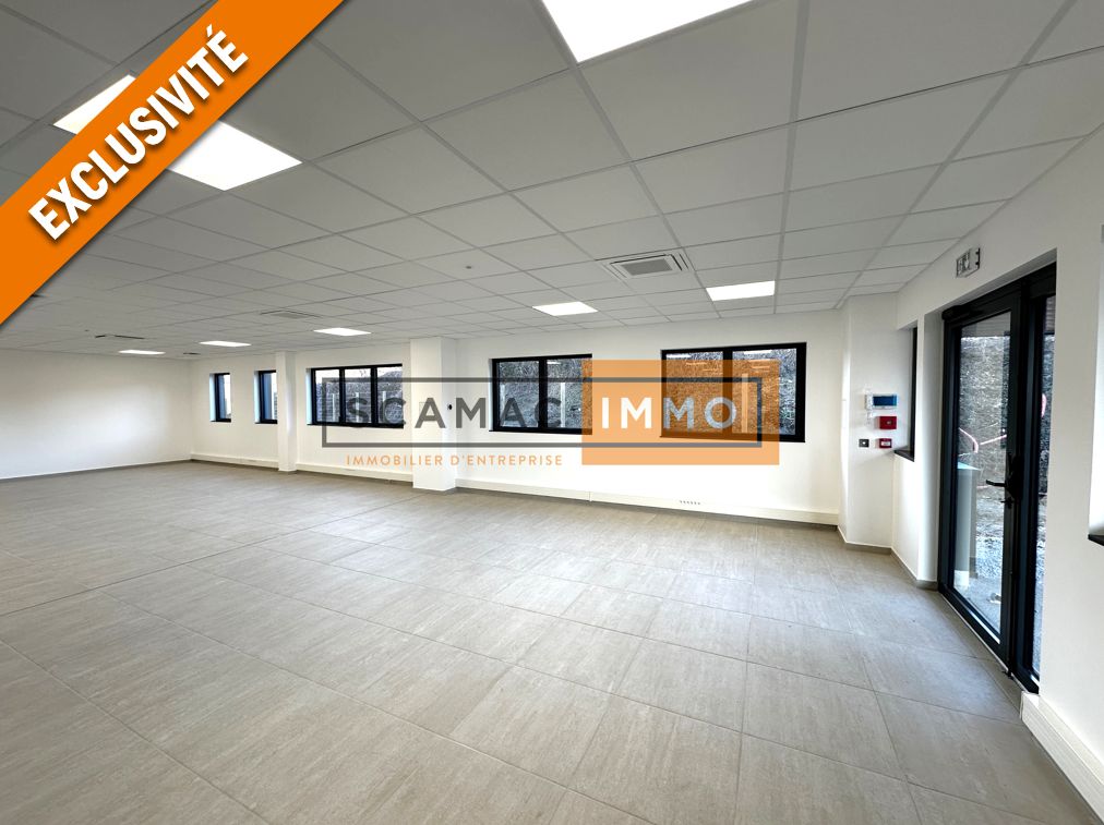 local d'activités de 1&nbsp;675m², Vaires-sur-Marne (Seine-et-Marne)