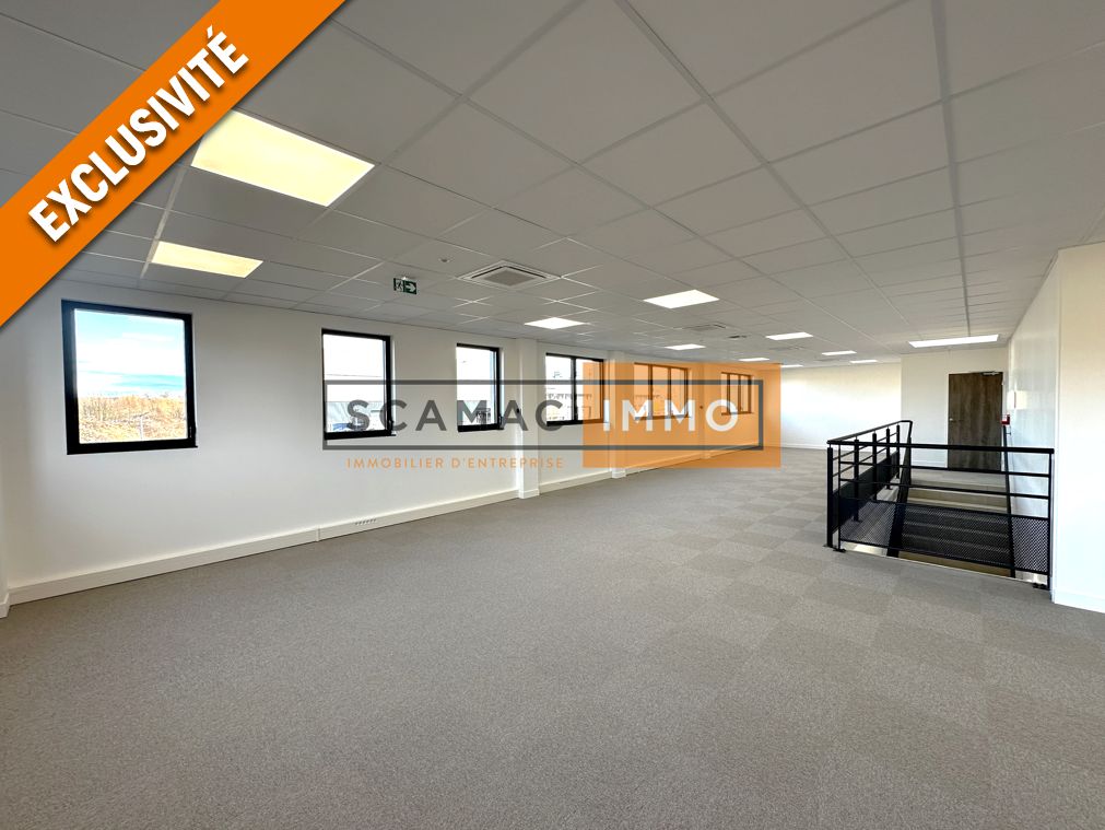 local d'activités de 1&nbsp;675m², Vaires-sur-Marne (Seine-et-Marne)