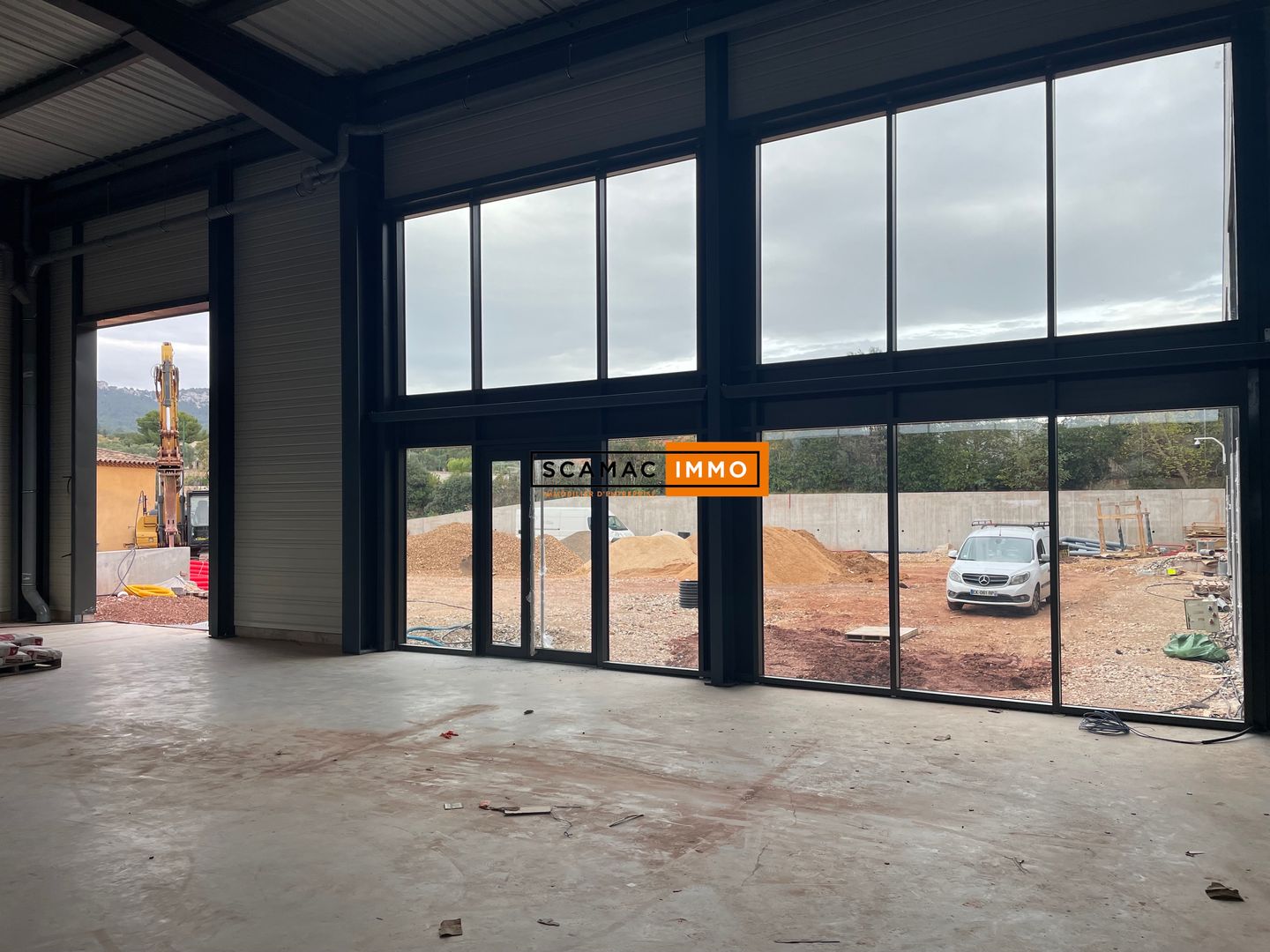 local d'activités de 1 170m², Ollioules (Var)