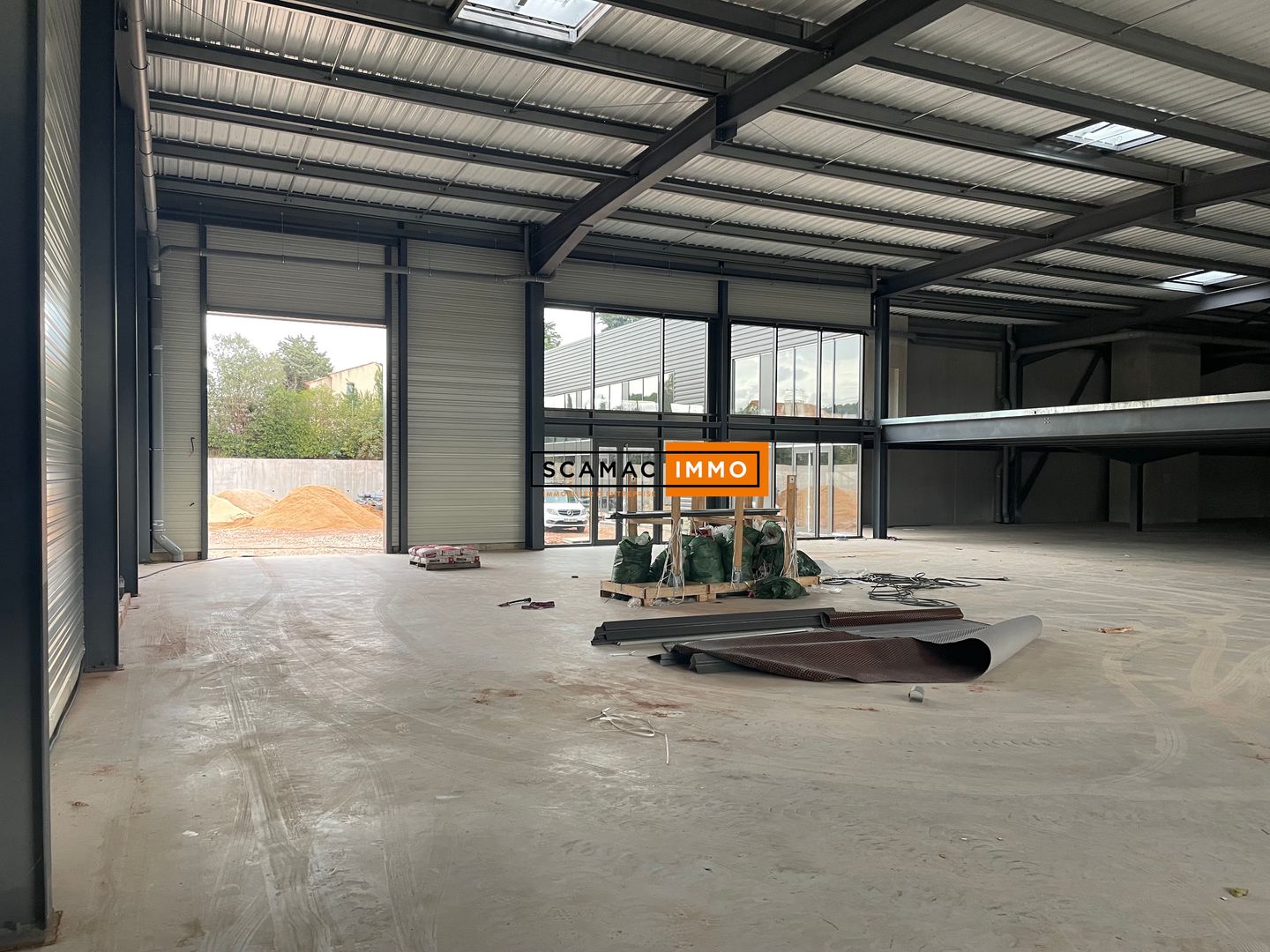 local d'activités de 1 170m², Ollioules (Var)