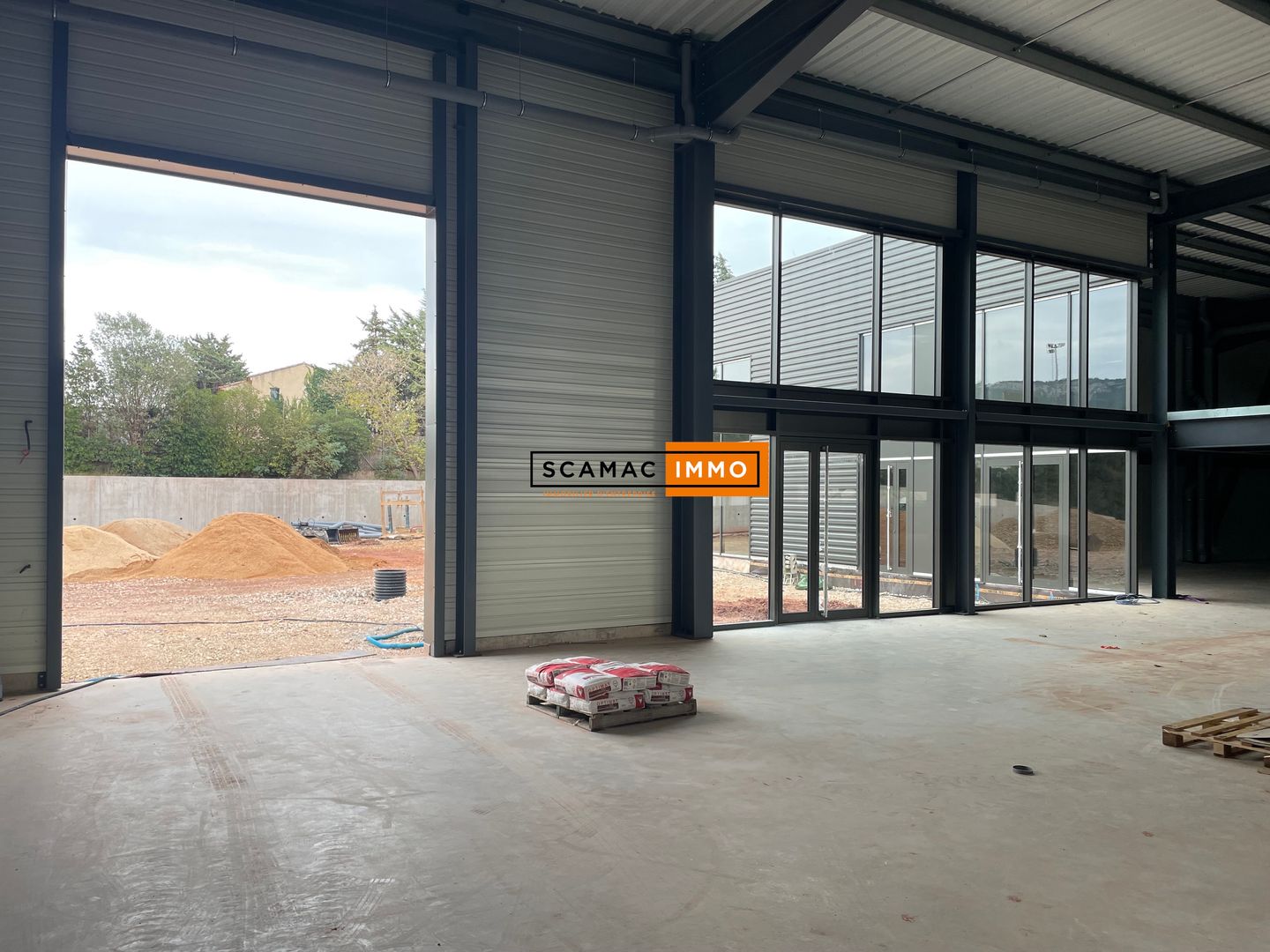 local d'activités de 1 170m², Ollioules (Var)