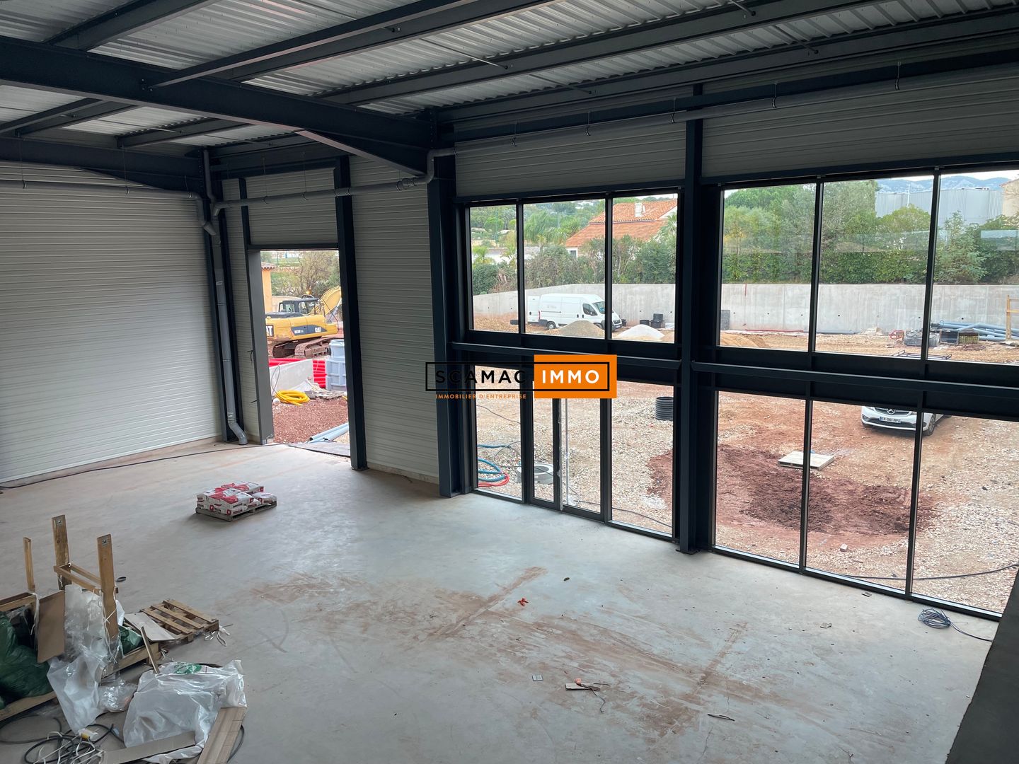 local d'activités de 1 170m², Ollioules (Var)