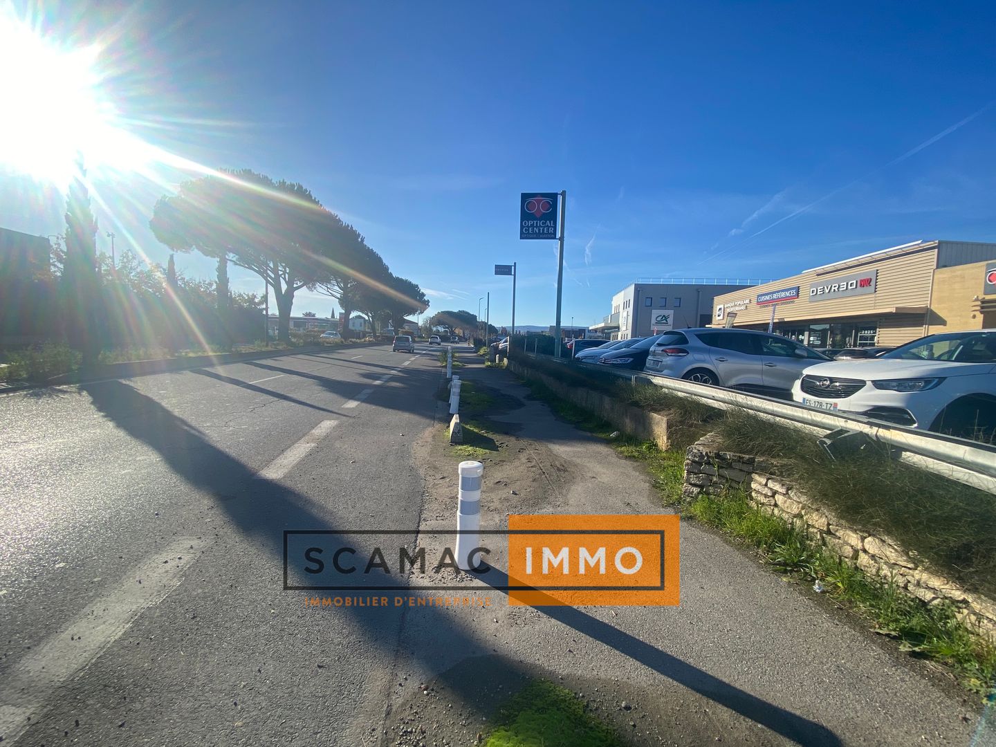 local commercial de 299m², Pertuis (Vaucluse)