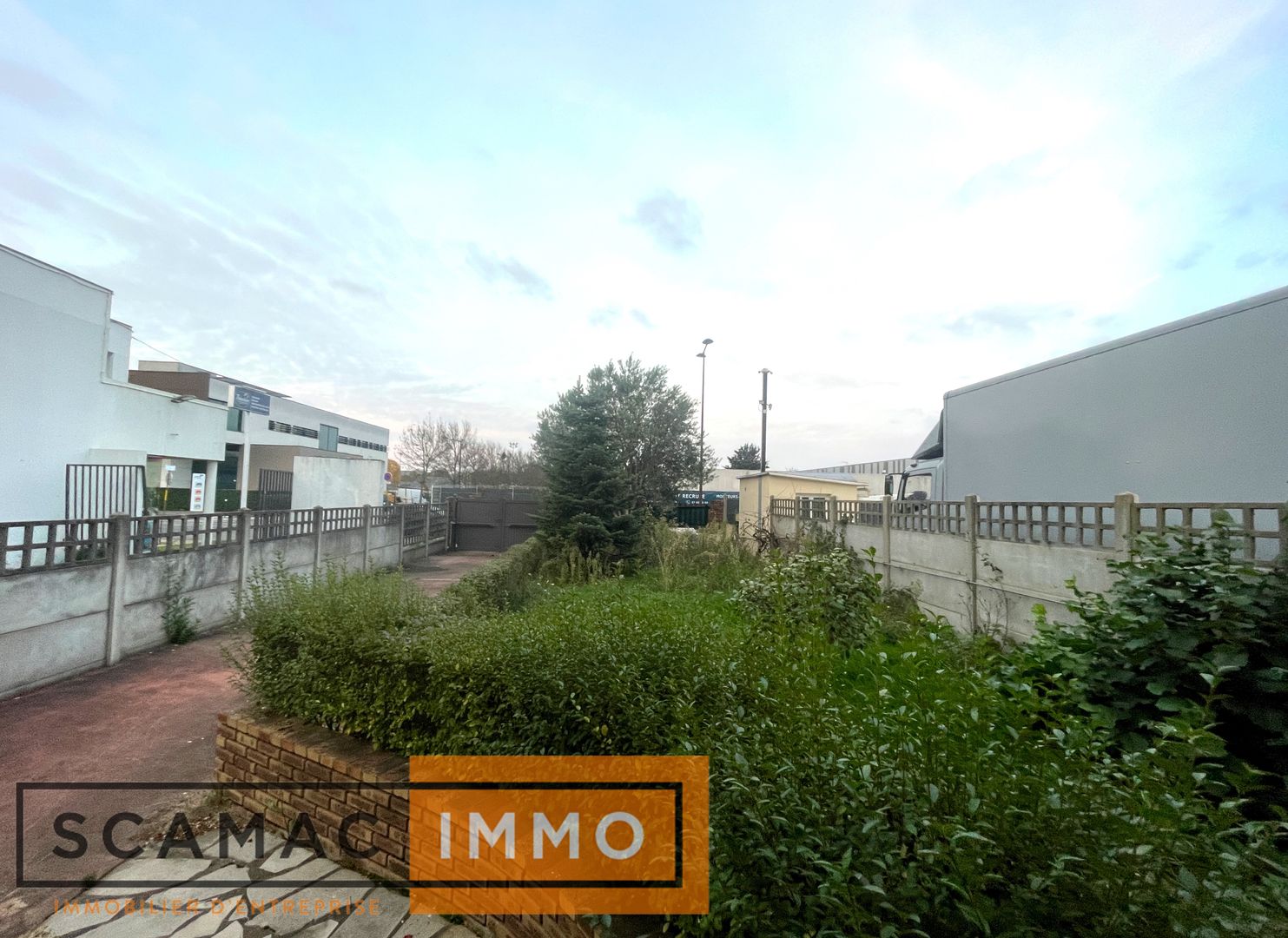 locaux mixtes de 105m², Viry-Châtillon (Essonne)