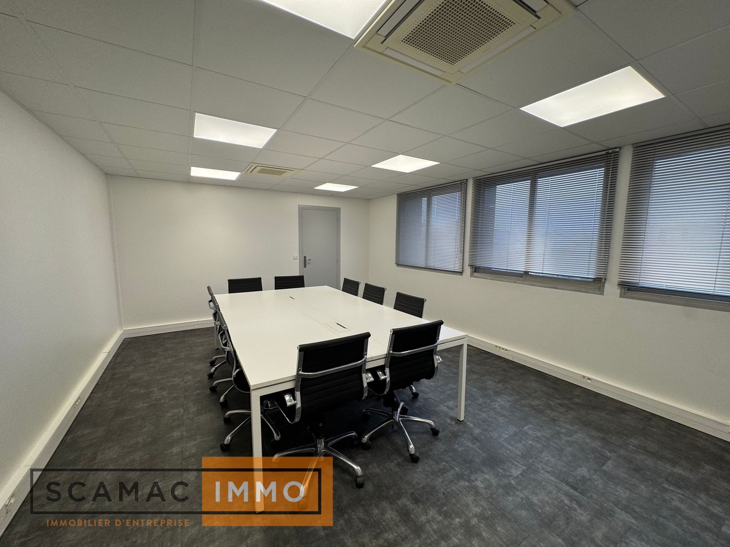 local d'activités de 1&nbsp;879m², Sainte-Geneviève-des-Bois (Essonne)