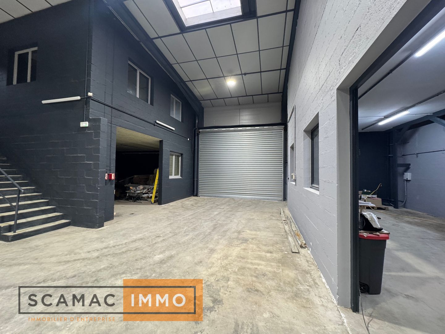 local d'activités de 1&nbsp;879m², Sainte-Geneviève-des-Bois (Essonne)