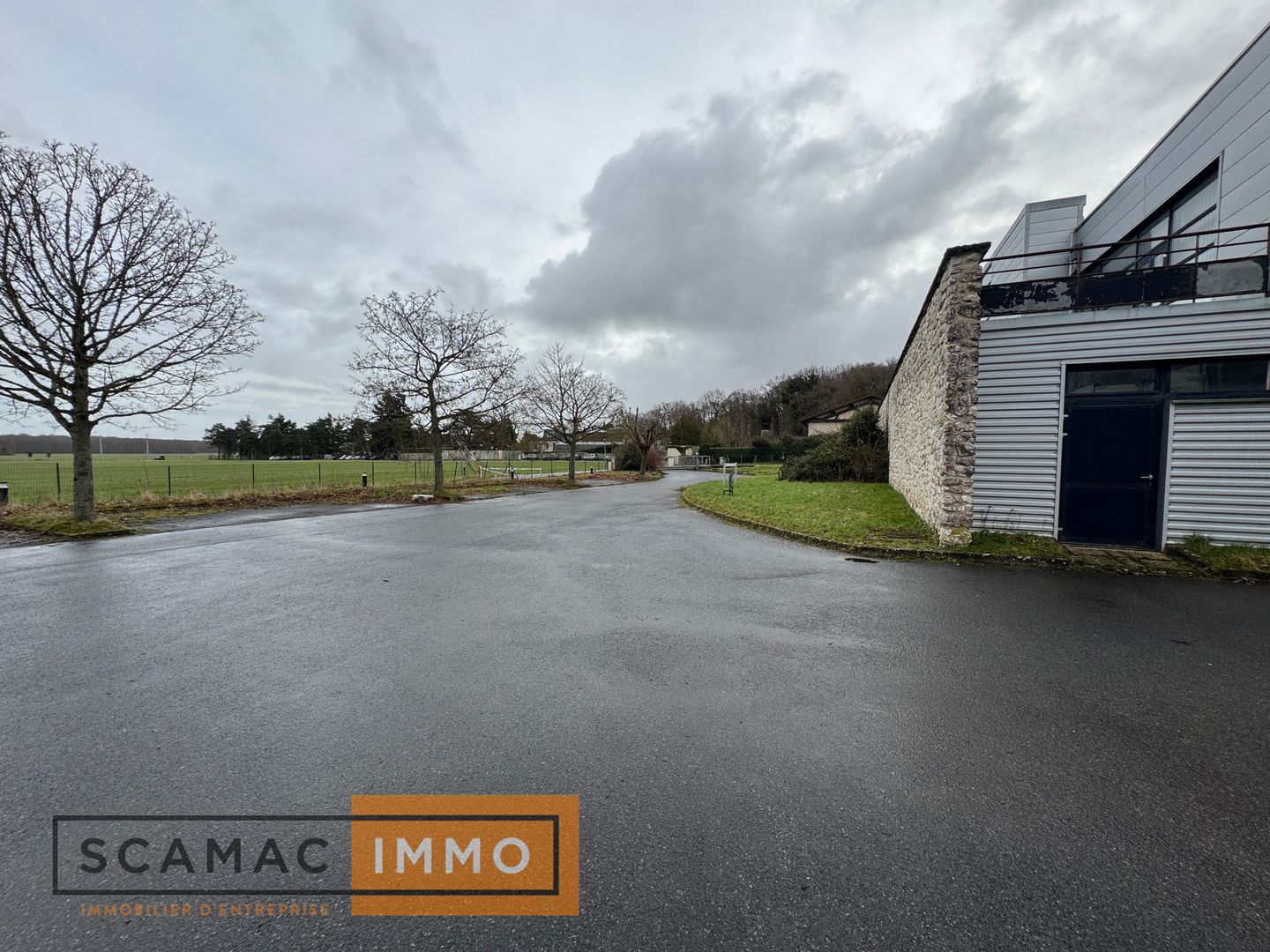 local d'activités de 3&nbsp;400m², Champcueil (Essonne)