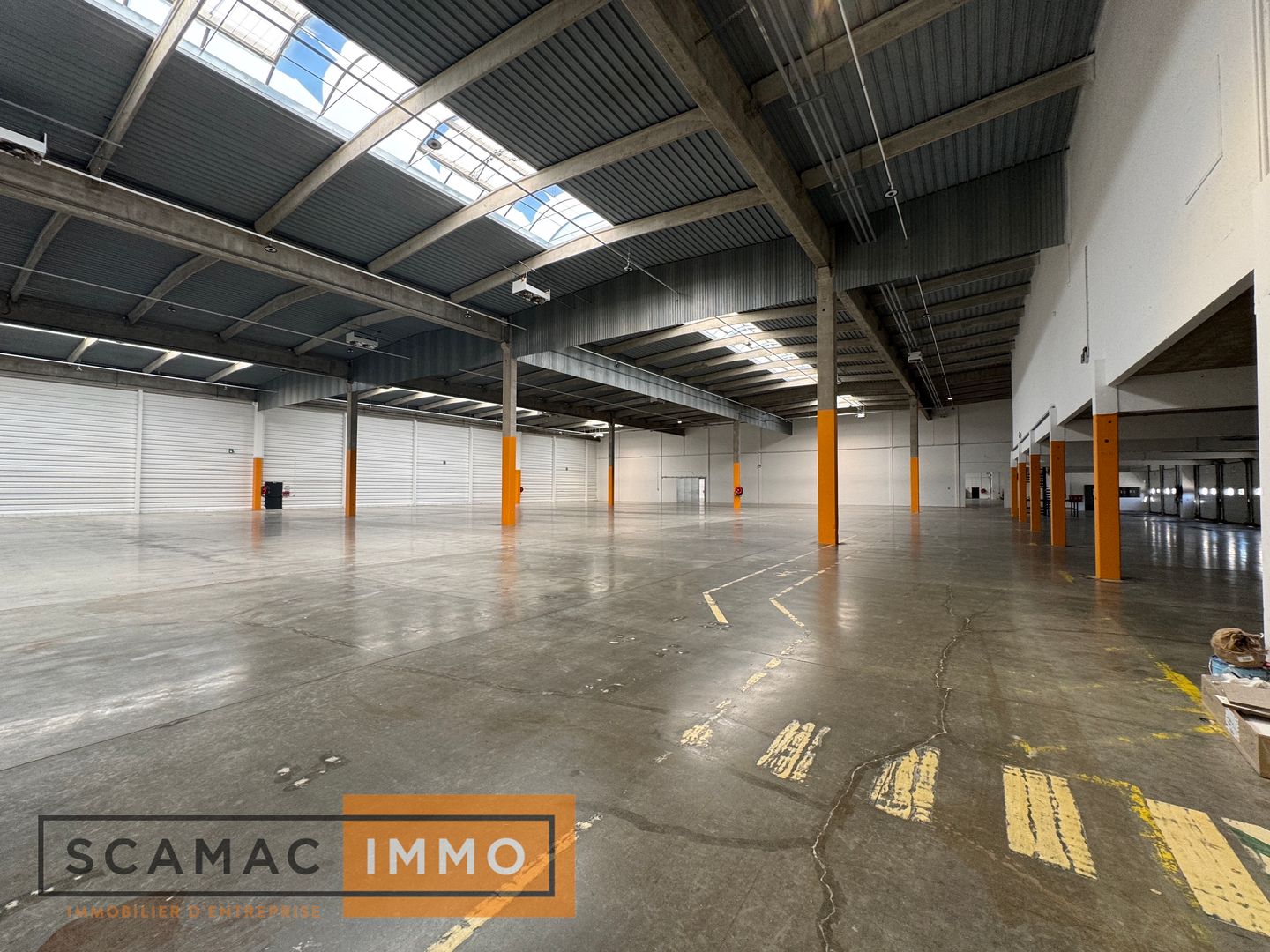 entrepôt de 8&nbsp;018m², Lisses (Essonne)