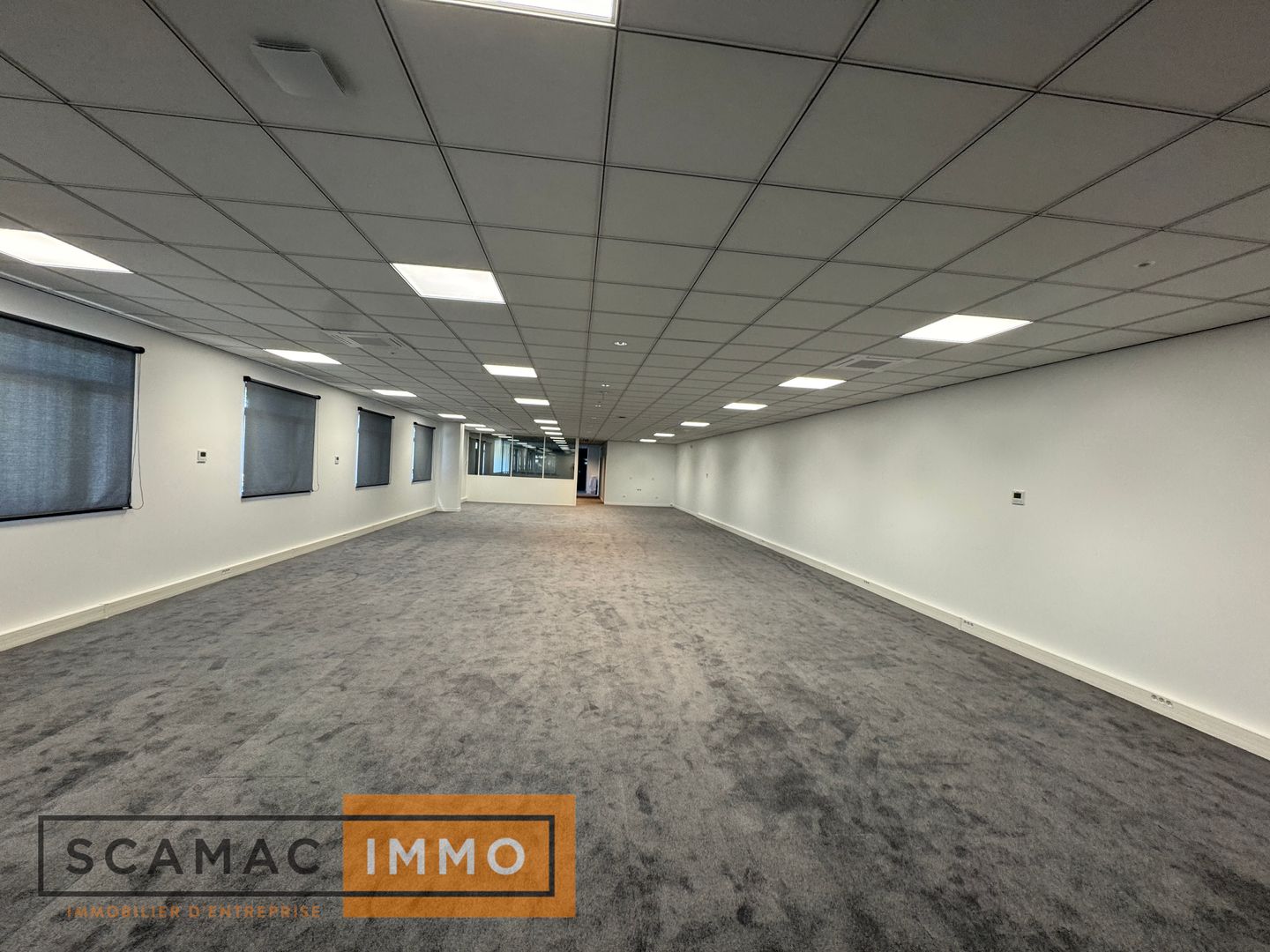 entrepôt de 8&nbsp;018m², Lisses (Essonne)