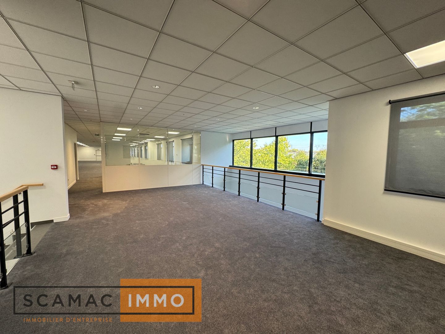 entrepôt de 8&nbsp;018m², Lisses (Essonne)