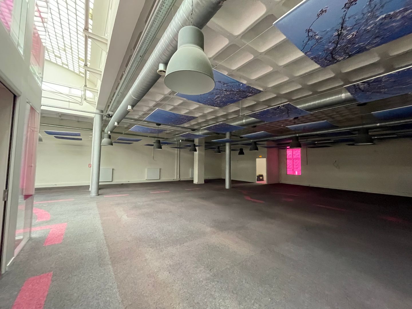 local d'activités de 900m², Saint-Cloud (Hauts-de-Seine)