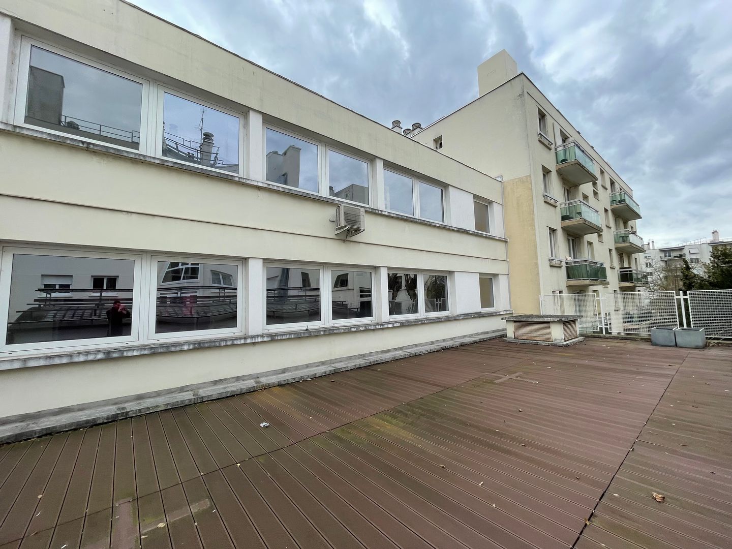 local d'activités de 900m², Saint-Cloud (Hauts-de-Seine)