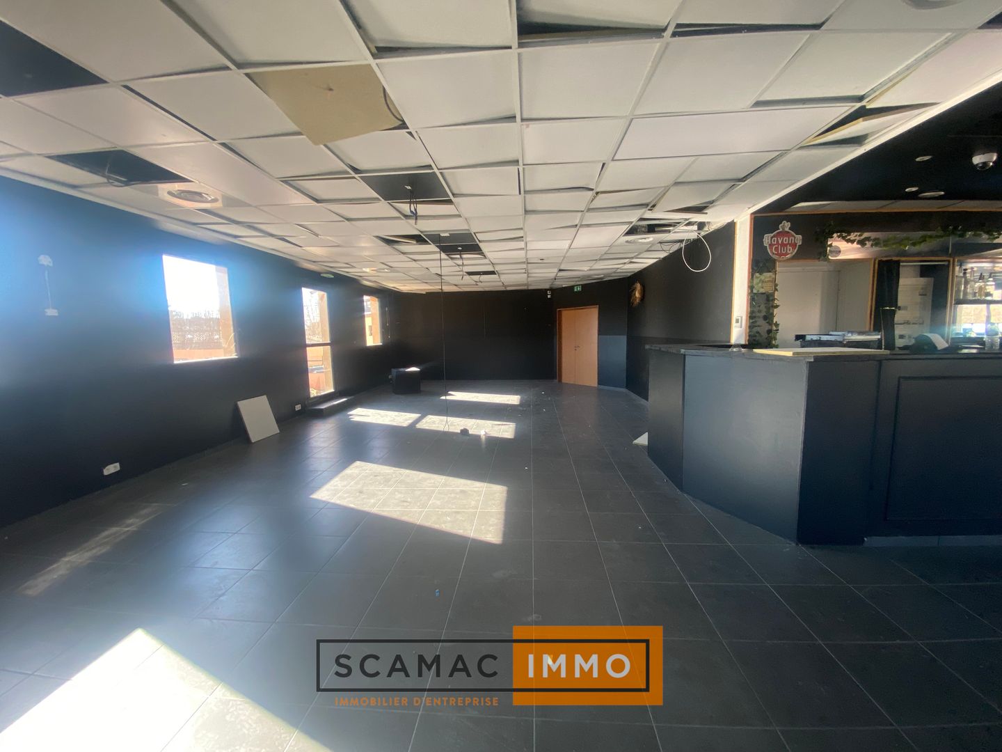 local commercial de 513m², Aix-en-Provence (Bouches-du-Rhône)
