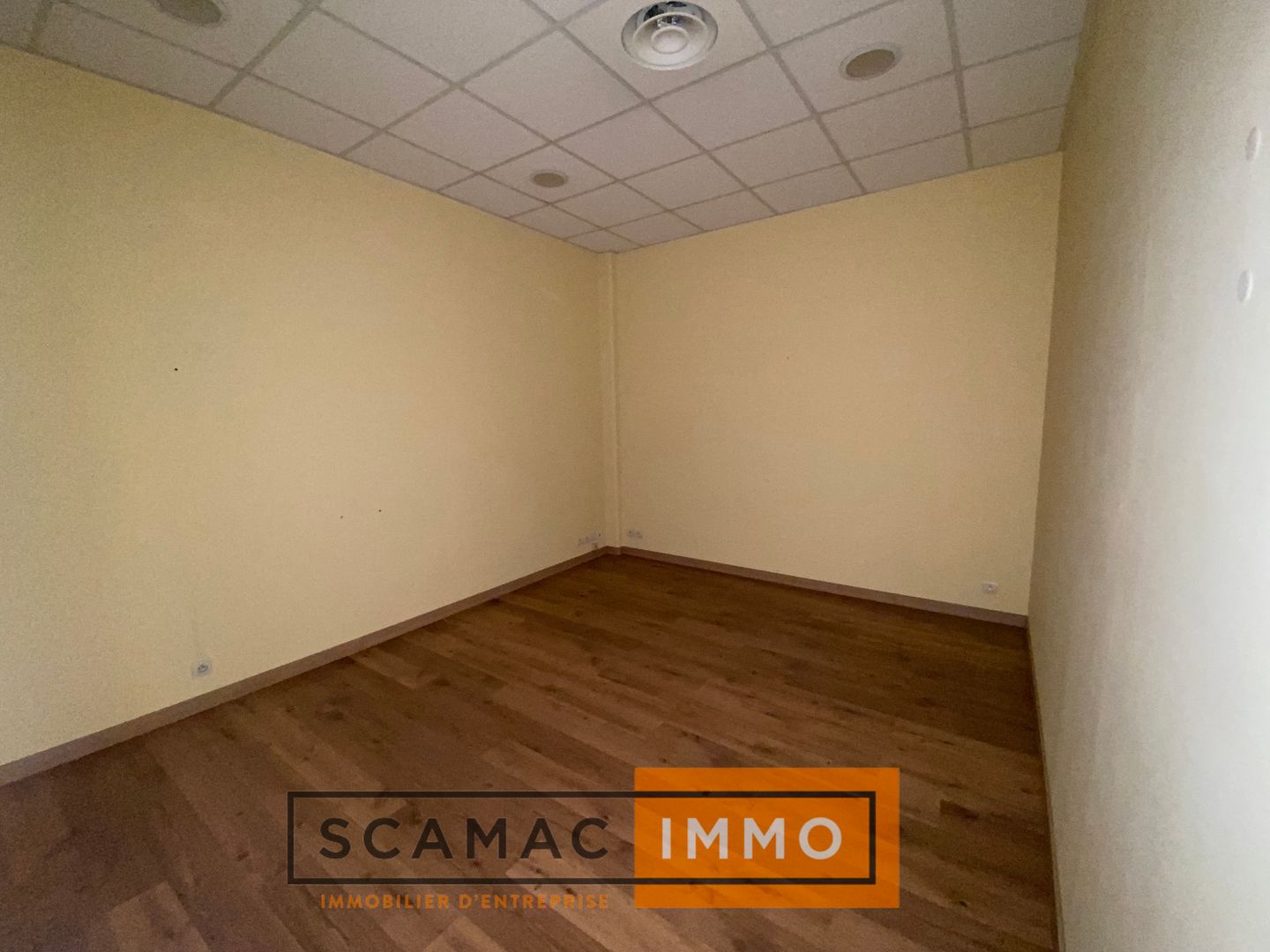 local commercial de 79m², Aix-en-Provence (Bouches-du-Rhône)