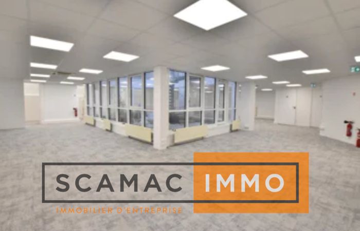 entrepôt de 115m², Salon-de-Provence (Bouches-du-Rhône)